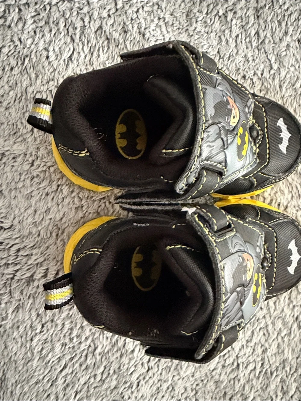 Batman Kids' Black & Yellow Sneakers Toddler Size 6